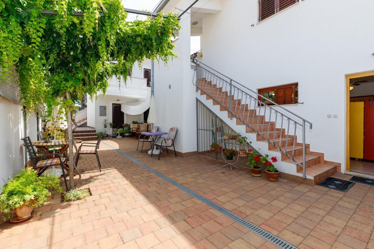 Apartments Pernar بوريتش المظهر الخارجي الصورة