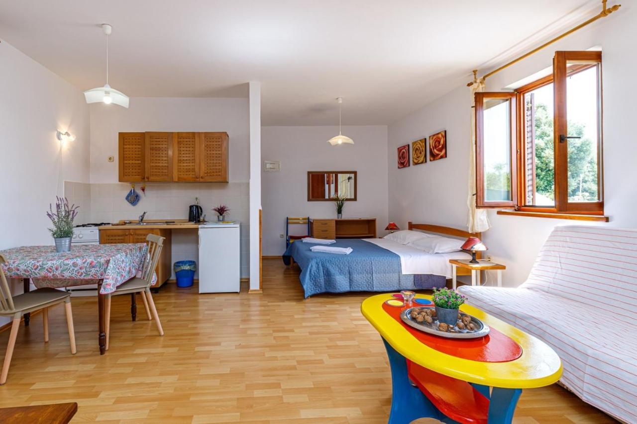 Apartments Pernar بوريتش المظهر الخارجي الصورة