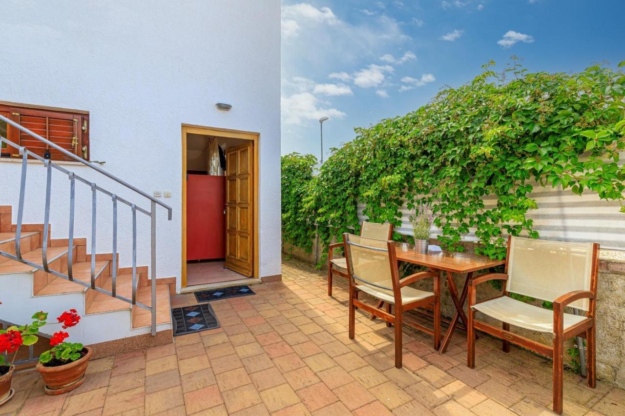 Apartments Pernar بوريتش المظهر الخارجي الصورة
